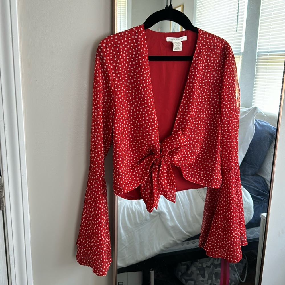 FLARE SLEEVE CROP TOP